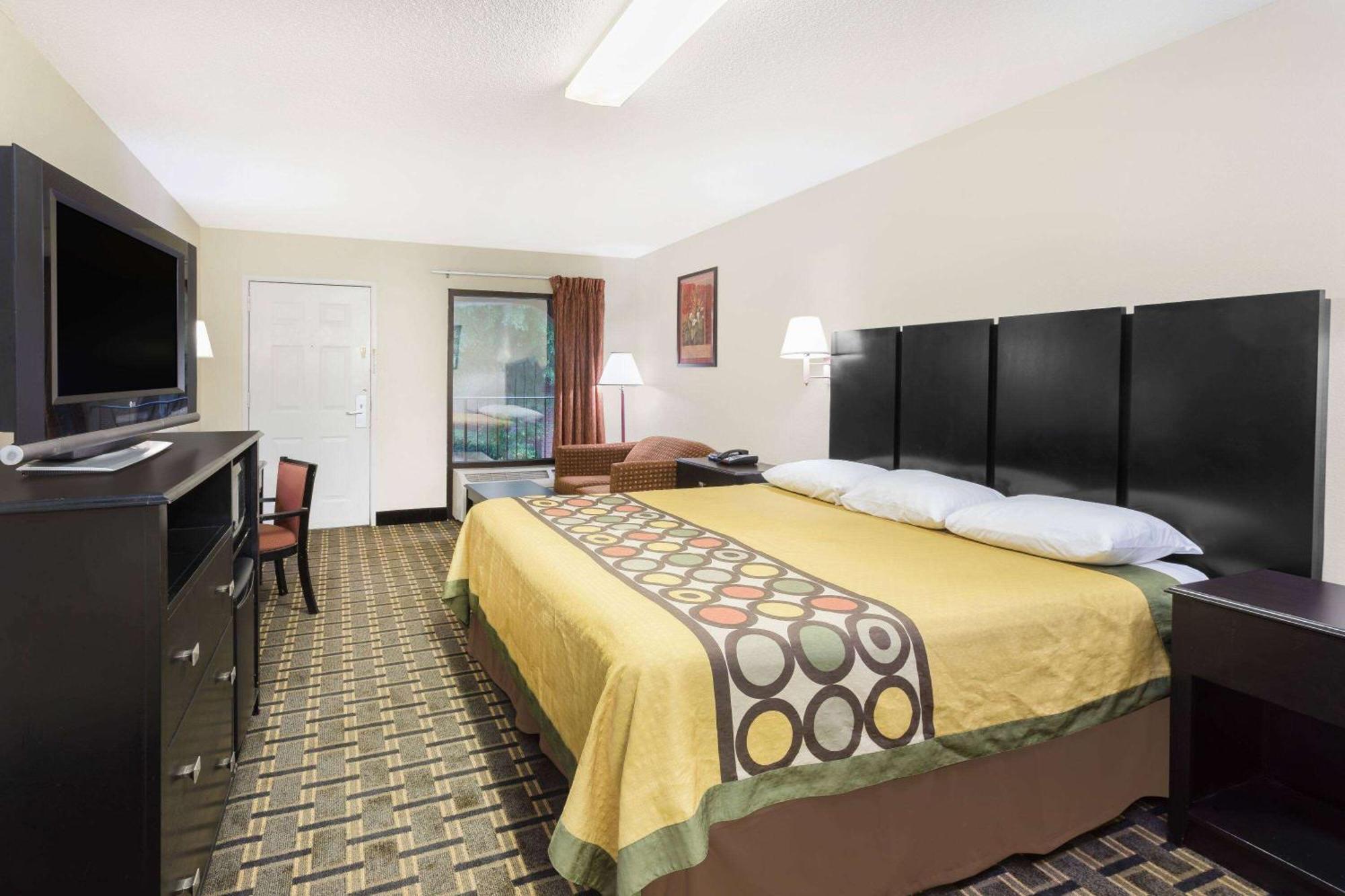 Super 8 By Wyndham Decatur/Lithonia/Atl Area Motel Exterior photo