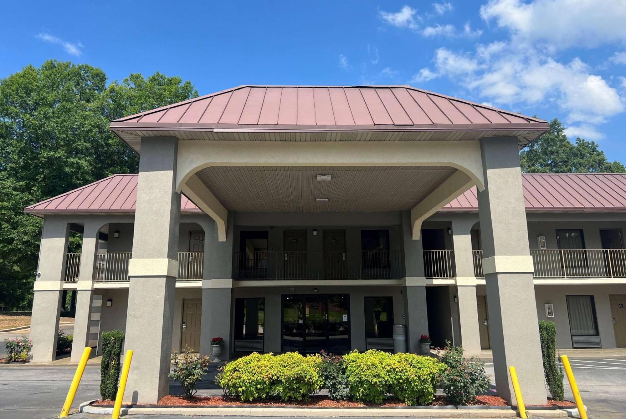 Super 8 By Wyndham Decatur/Lithonia/Atl Area Motel Exterior photo